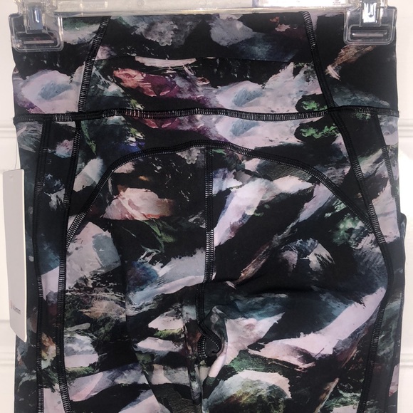 Lululemon NWT Time to Sweat Tight 28” size 4 multi - Picture 4 of 5